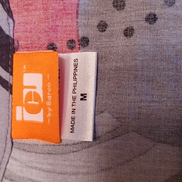 ICU Scrubs Top - Picture 7 of 7